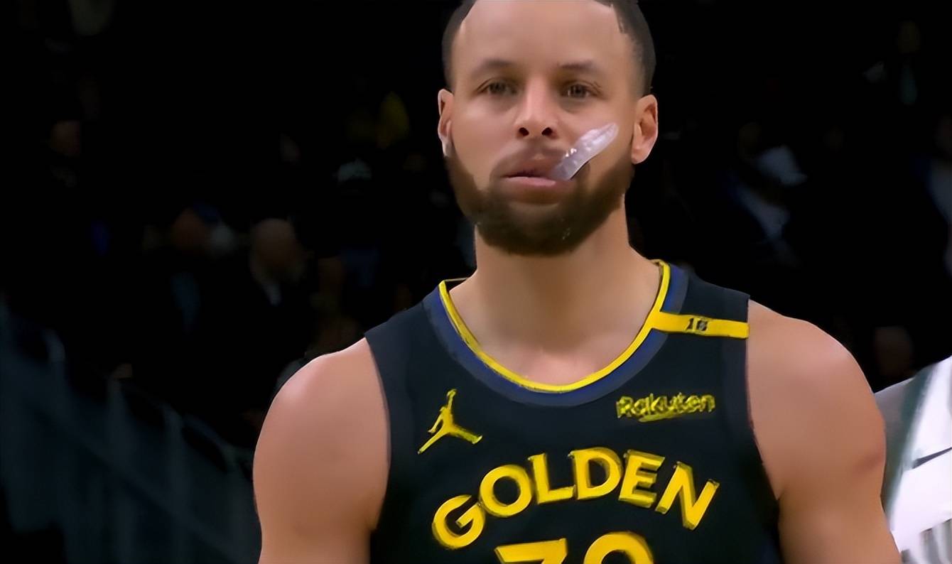 库里状态神勇引领球队,勇士队走回正轨