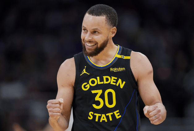 库里状态神勇引领球队,勇士队走回正轨 库里状态神勇引领球队,勇士队走回正轨