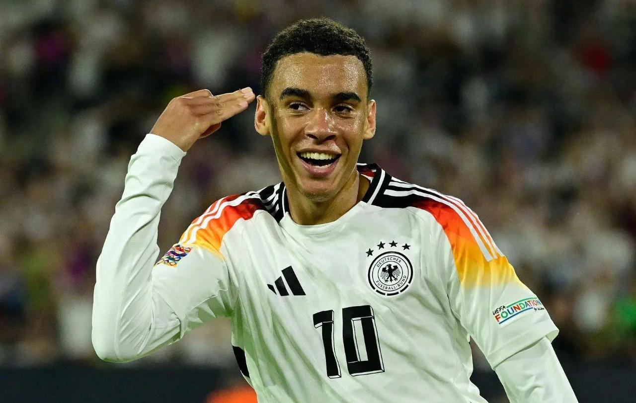 德国队前途光明！，西亚卡姆新星最后时刻胜出表现突出再创辉煌时刻(最有前途中国篮球新星)